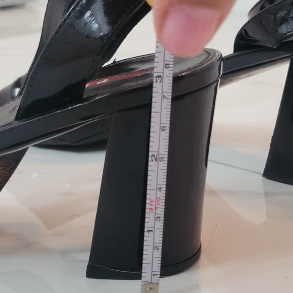 Women PRADA black sandals - Picture 2 of 9